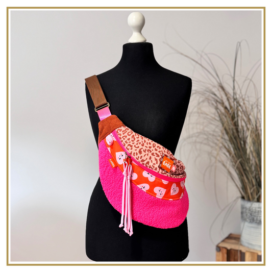 MOONBAG - BIG - Babycord Leo / Softshell Herzen / Bouclé neon pink